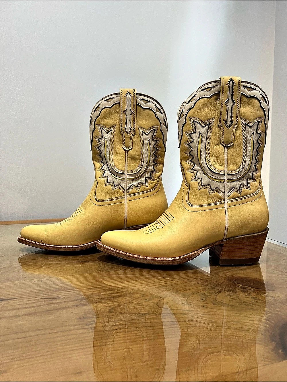 Tecovas The Jolene pale yellow  Western Leather Heeled Boots US 8